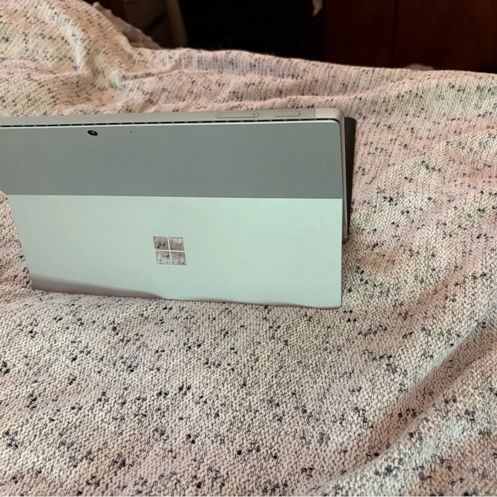 Microsoft Surface Laptop Silver Premium Design